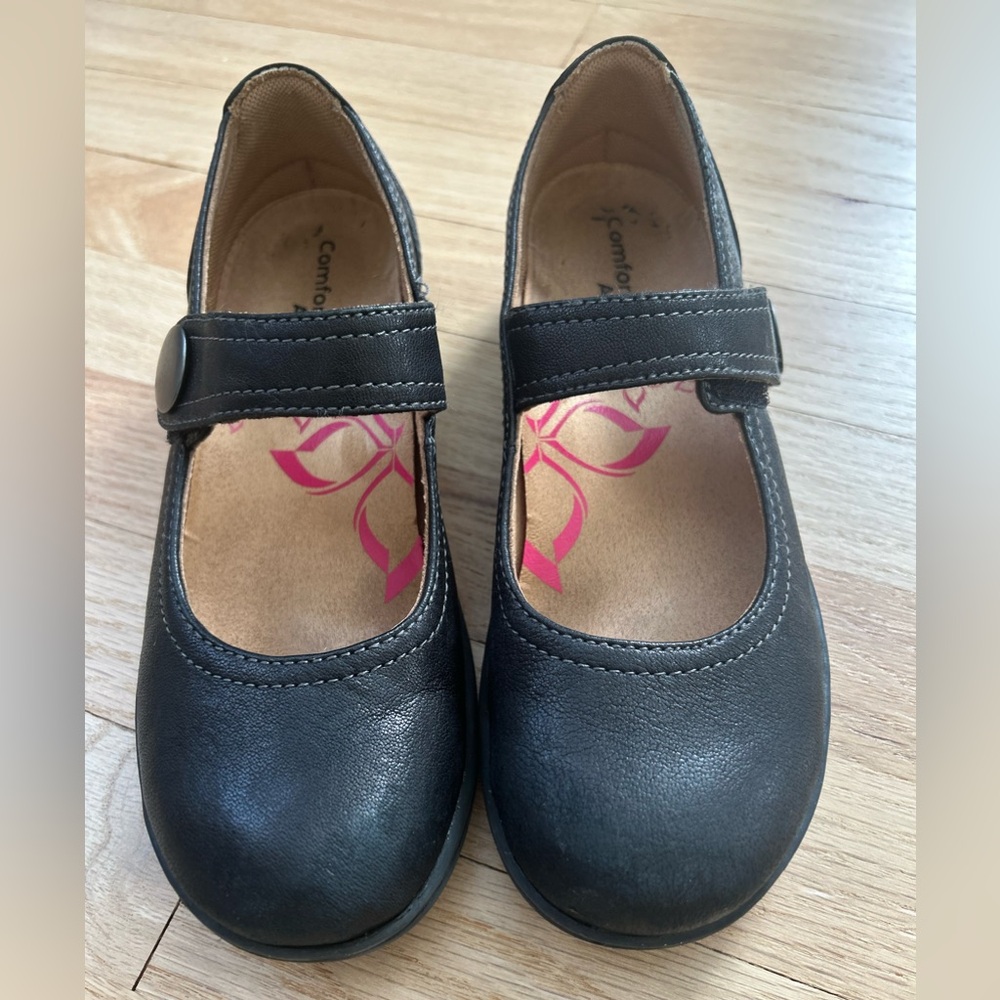Comfortiva- Fabry Black Leather Oleoso Mary Jane Shoes